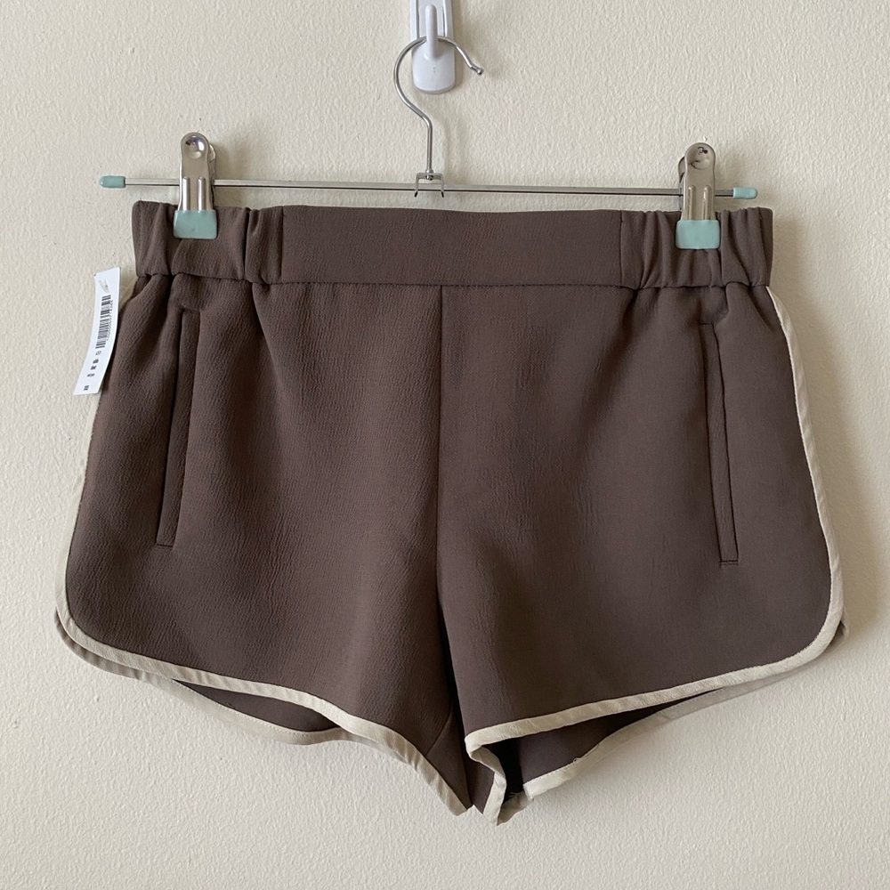 Aritzia Wilfred Shorts in Earl Grey with contrast trims size XXS